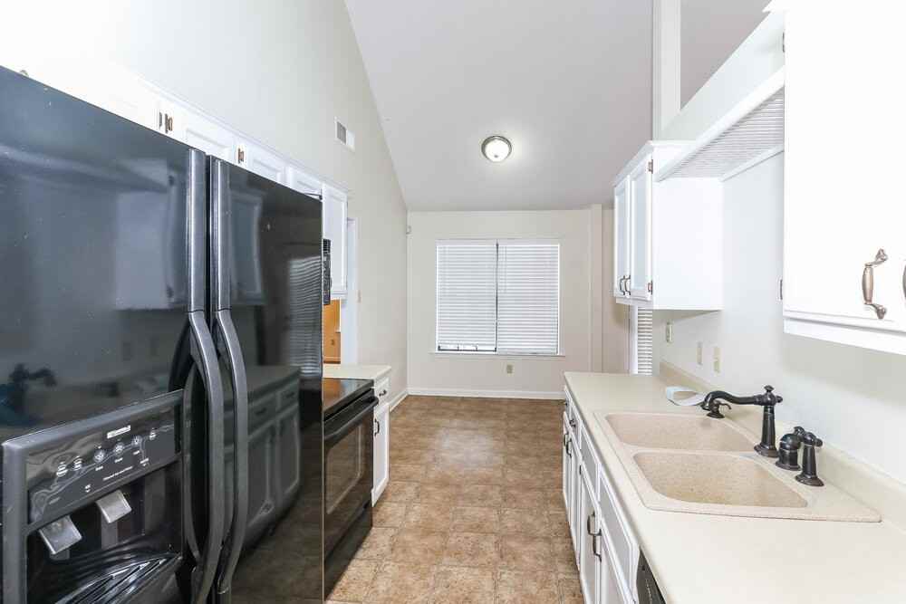 4005 Eagle Ridge Ln - Photo 6 of 15