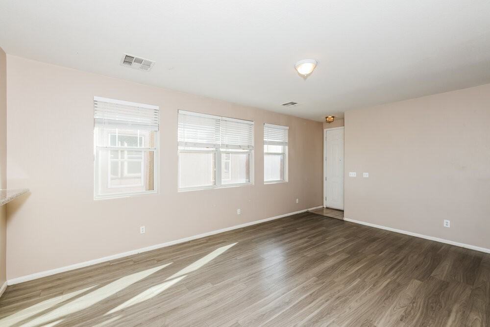 548 Bayo Canyon Ct - Photo 4 of 16