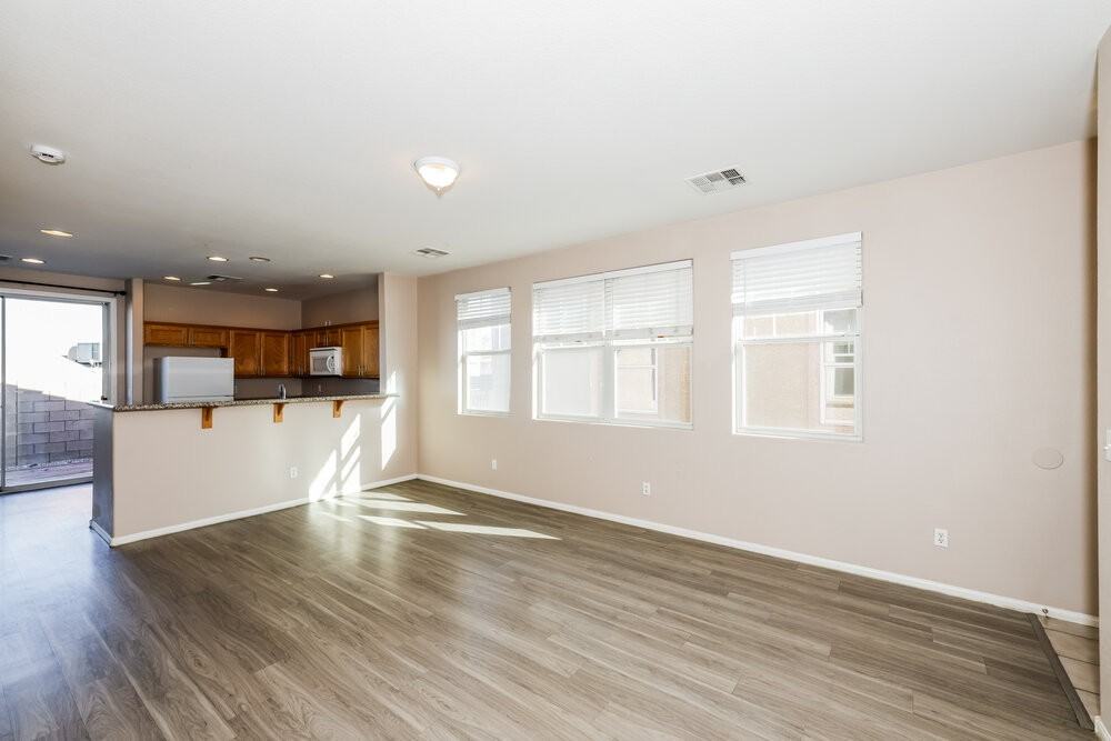 548 Bayo Canyon Ct - Photo 5 of 16