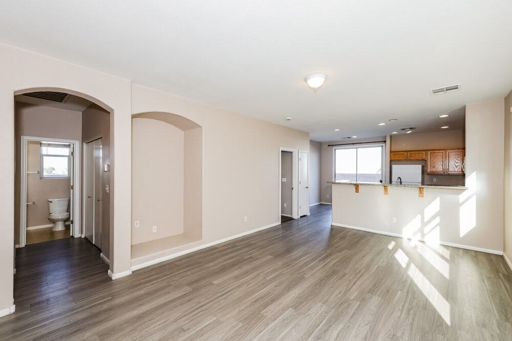 548 Bayo Canyon Ct - Photo 6 of 16