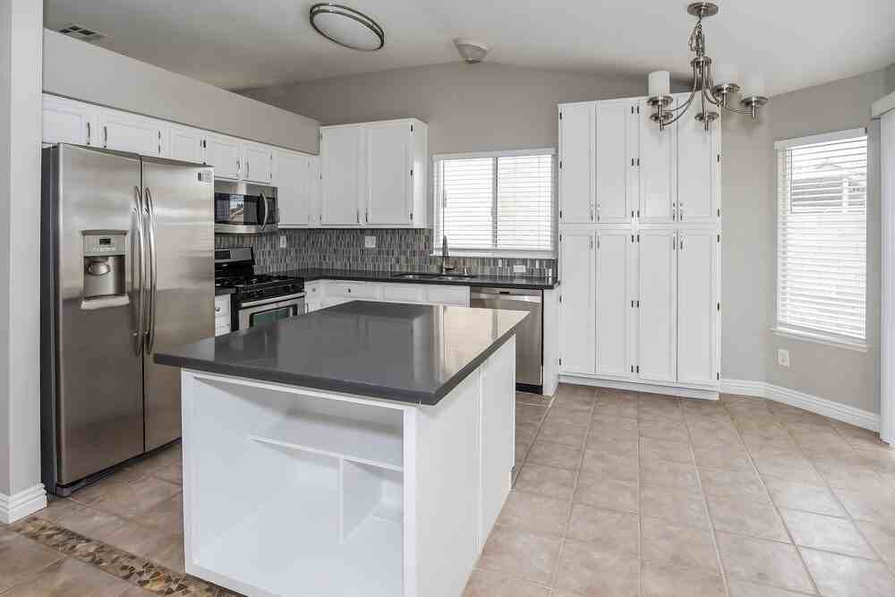 806 Zinnia Cir - Photo 7 of 16