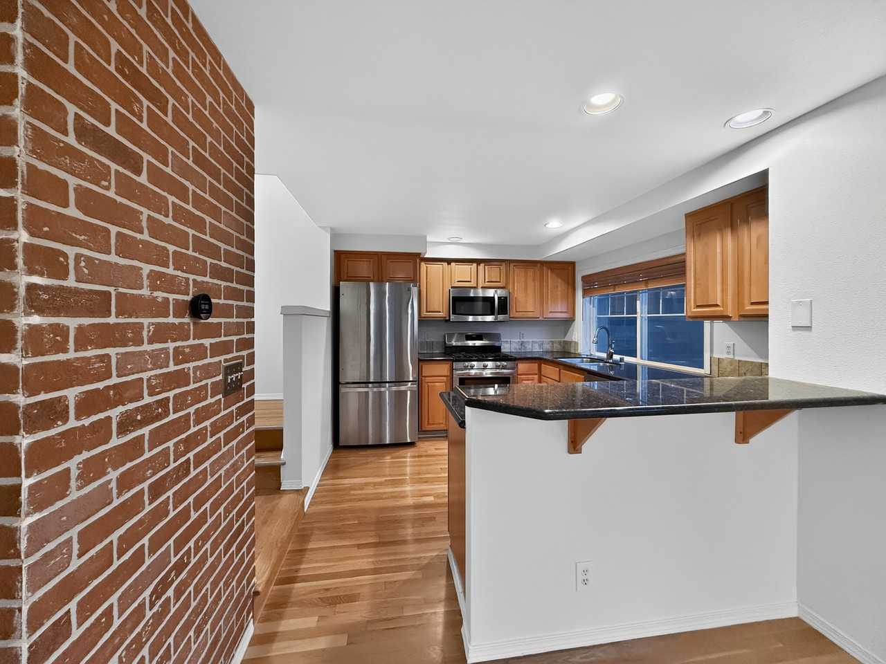 4418 Corliss Ave N #D - Photo 4 of 25