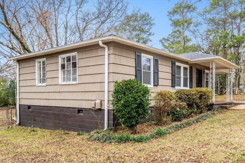 237 Garden Ln - Photo 3 of 16