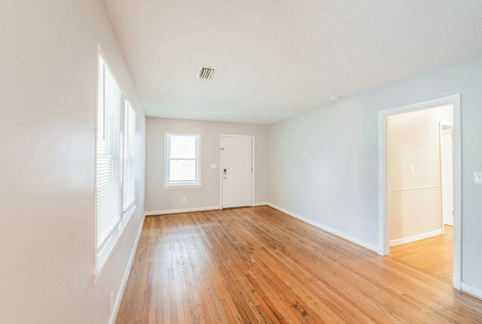 237 Garden Ln - Photo 5 of 16