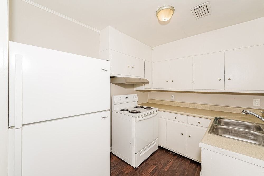 237 Garden Ln - Photo 7 of 16