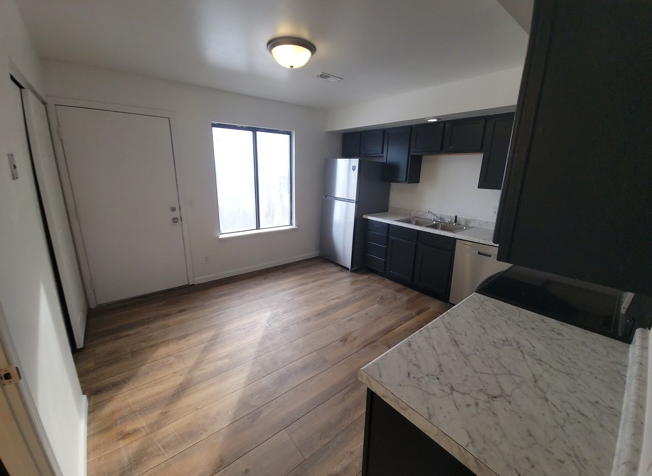 1901 Nancy Ct #7 - Photo 4 of 11