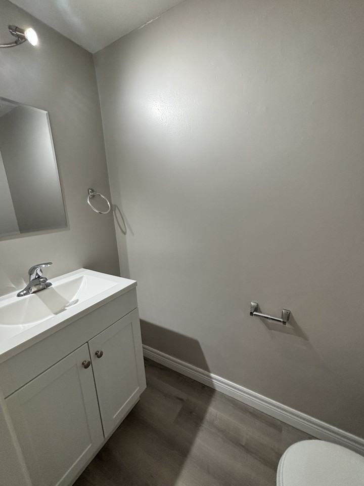 716 Indian Rd N #21 - Photo 4 of 10