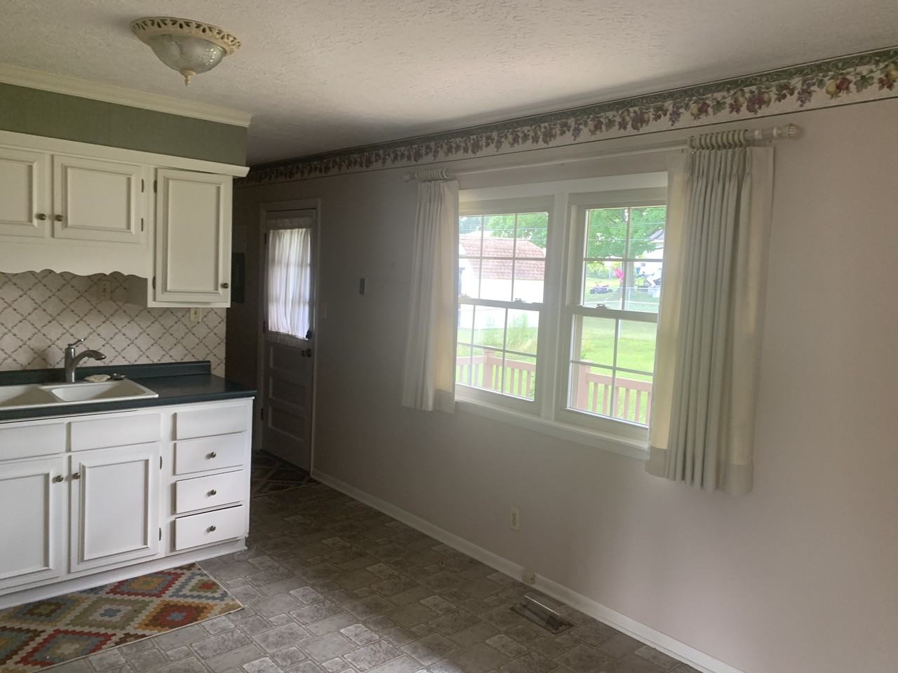 2829 Hillside Dr #NA - Photo 4 of 16