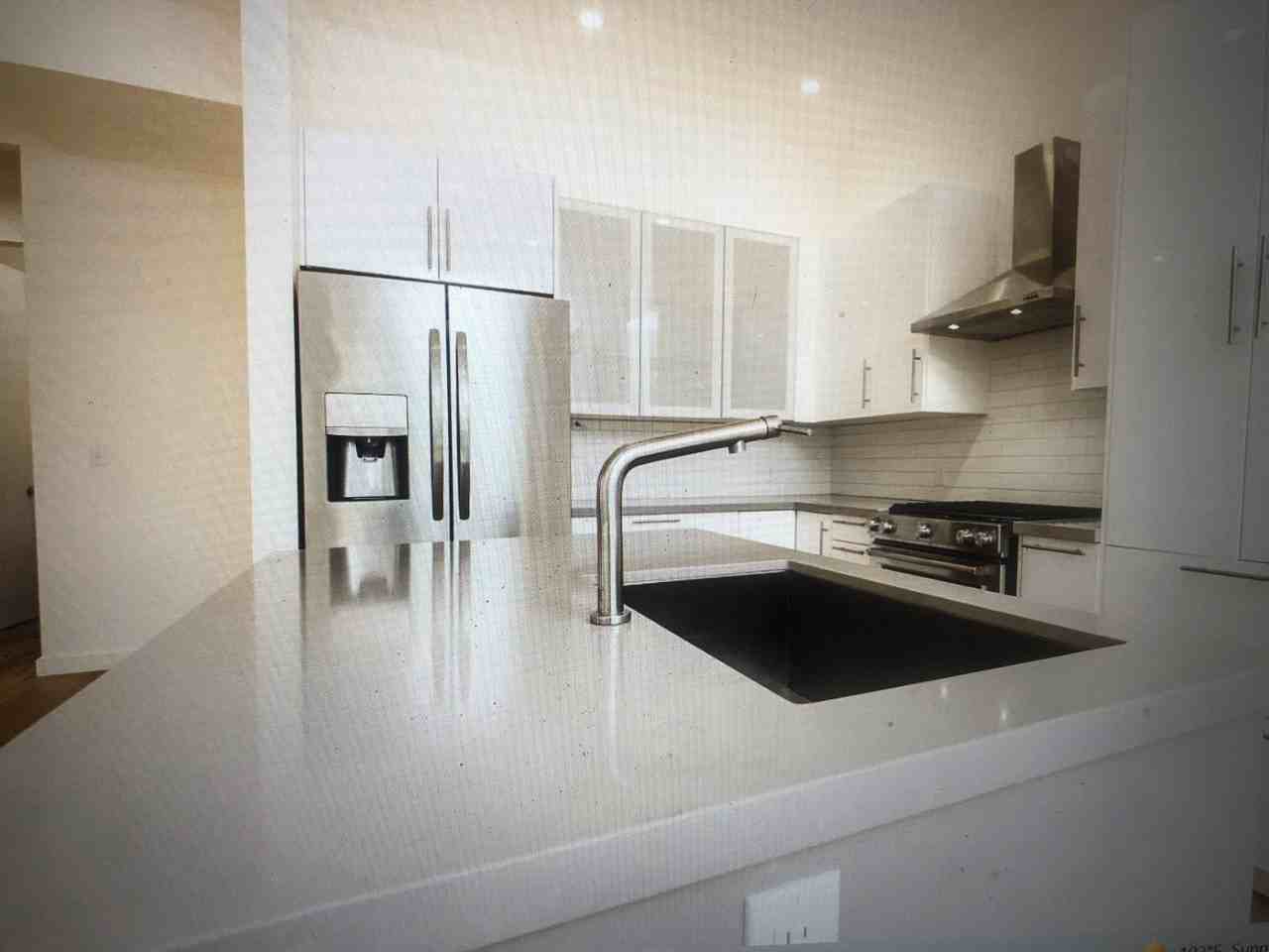 540 540 B South Cloverdale Boulevard Craftsman House #NA - Photo 7 of 17