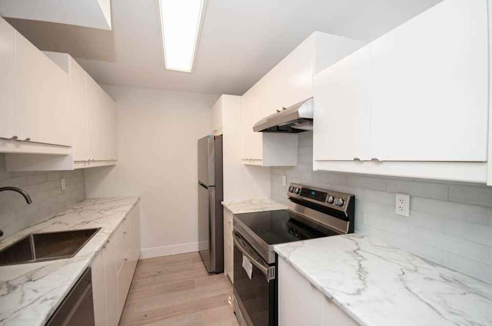 736 Alpine Court - Photo 5 of 10