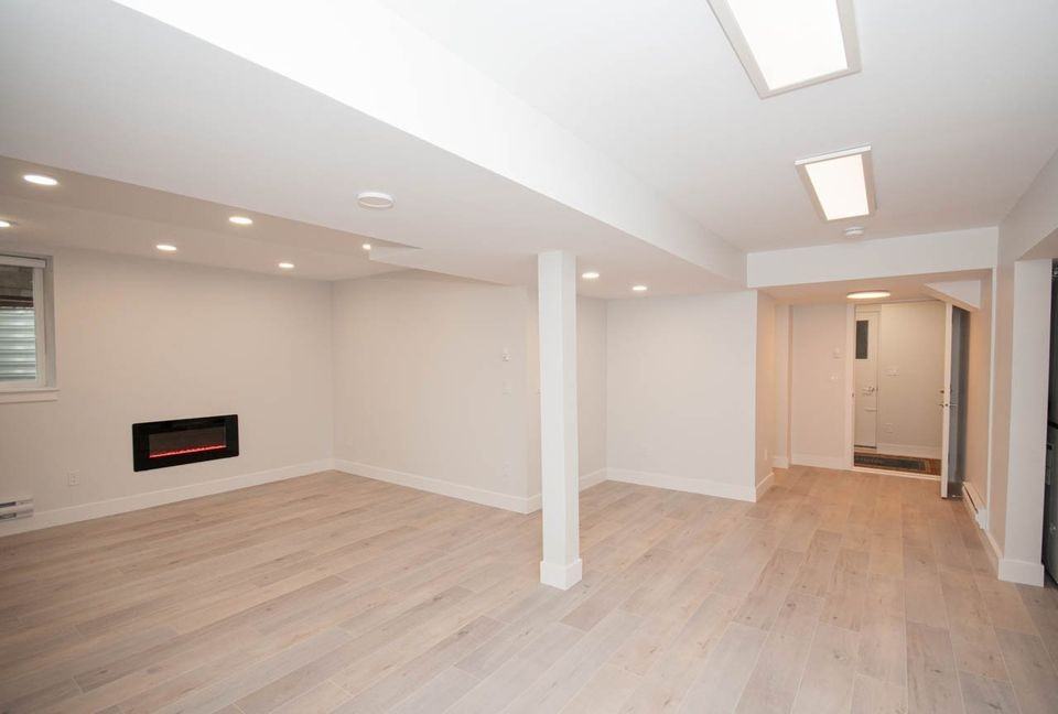 736 Alpine Court - Photo 3 of 10