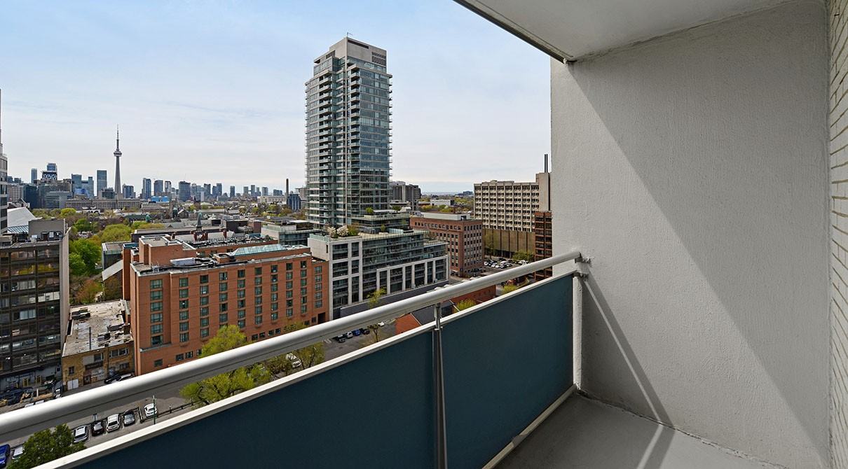 Prince Arthur - Photo 4 of 42