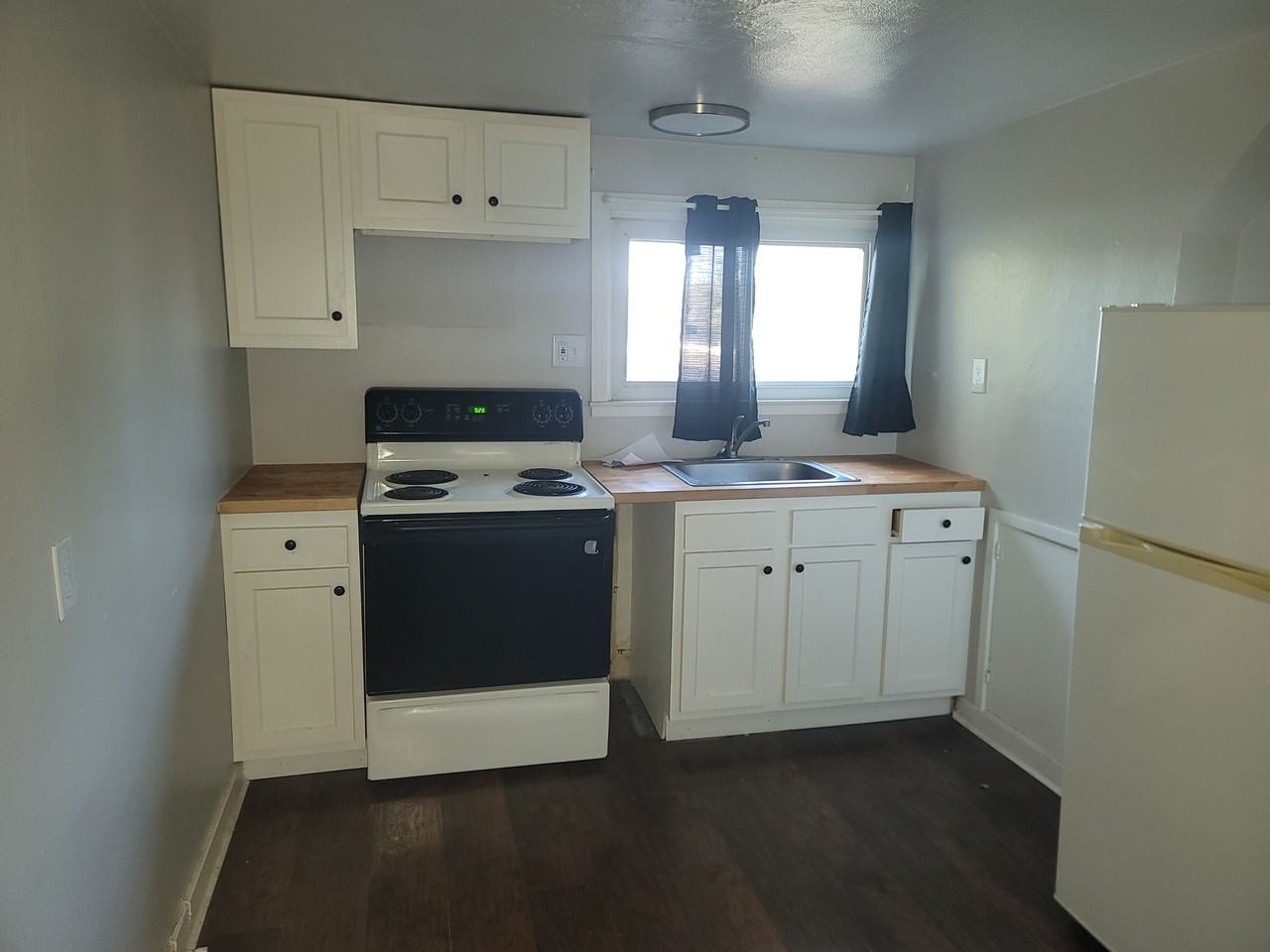 214 Thompson St #3 - Photo 2 of 11