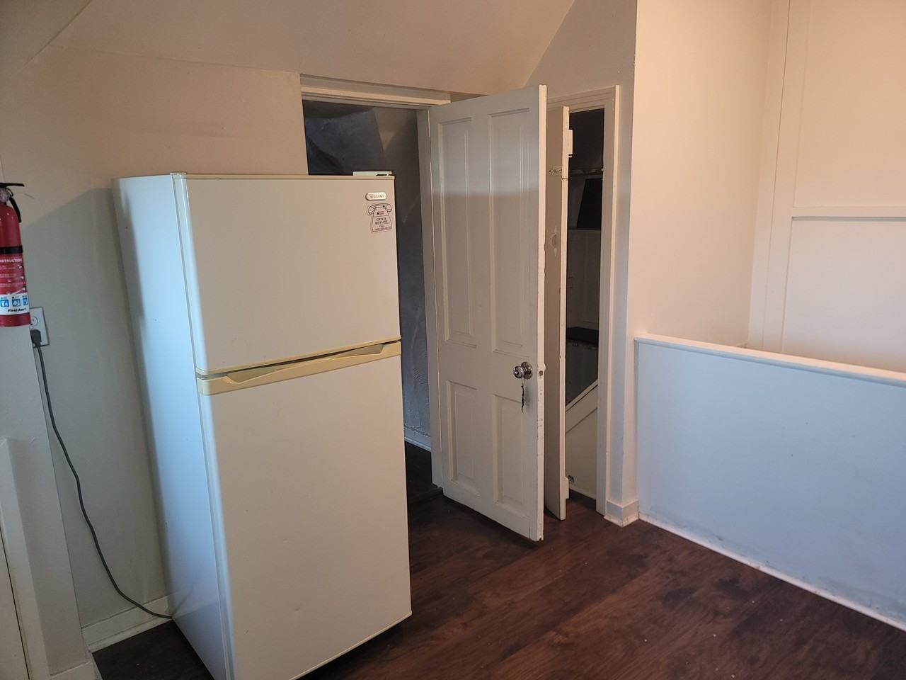 214 Thompson St #3 - Photo 4 of 11