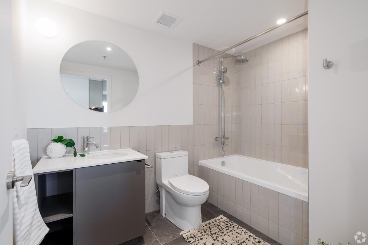 2114 Rue Sainte-Catherine Est #522 - Photo 2 of 18