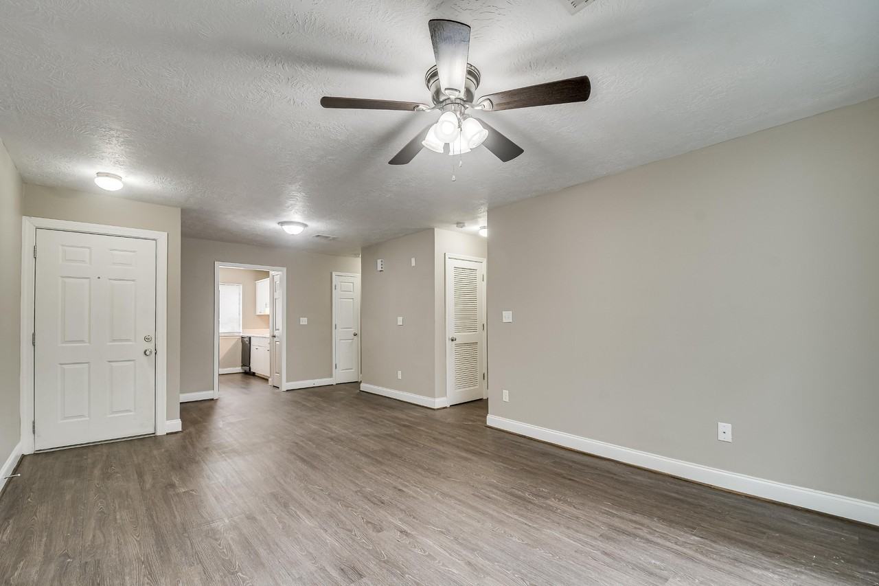 3004 Strickland Ct Apt C #3004C - Photo 2 of 22