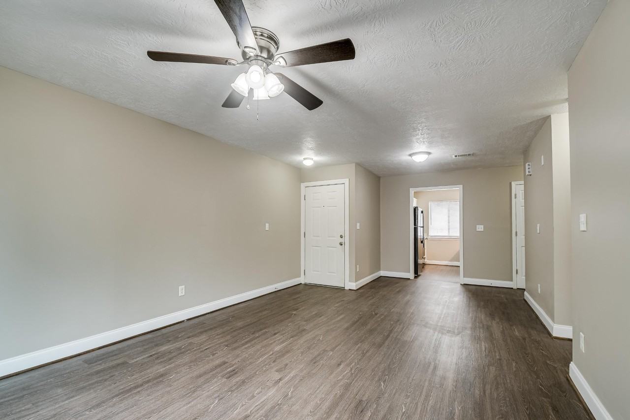 3004 Strickland Ct Apt C #3004C - Photo 4 of 22