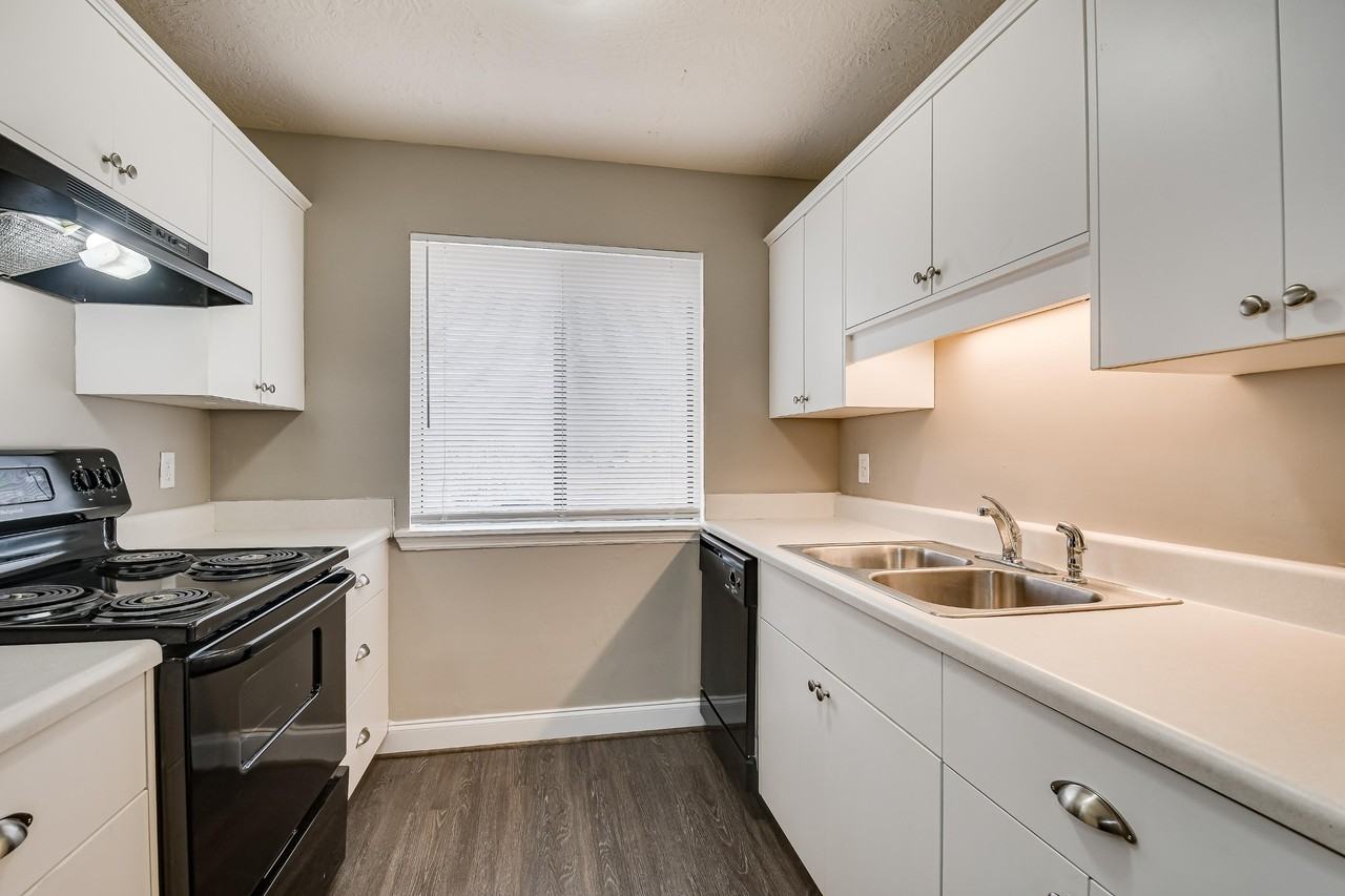 3004 Strickland Ct Apt C #3004C - Photo 6 of 22