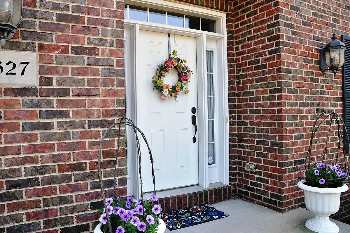 4627 Sunburst Dr #1 - Photo 3 of 35