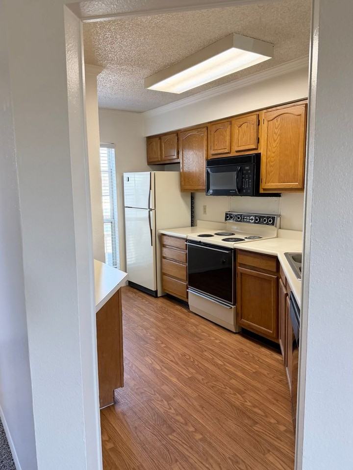 Quail Creek Apts. - Photo 7 of 15