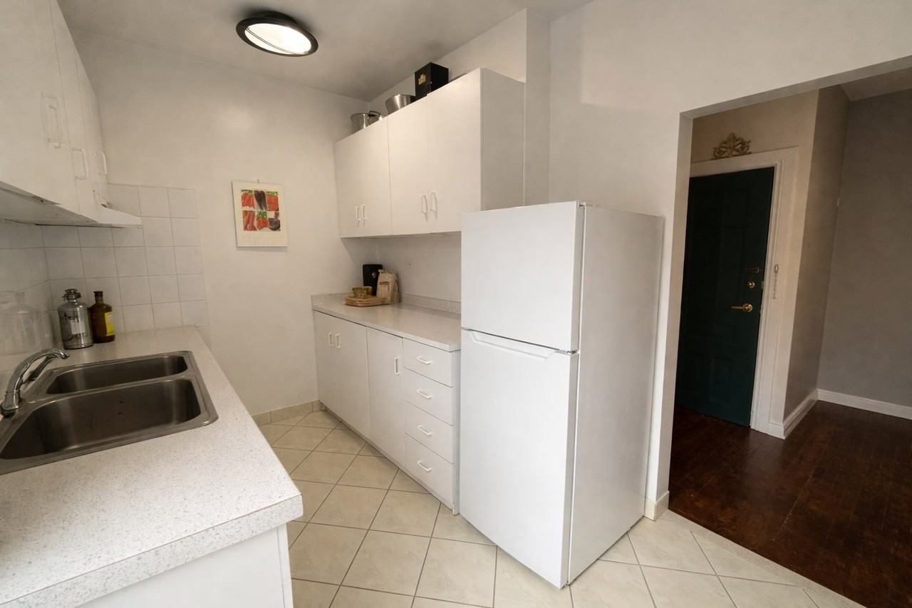 101/103 Spadina Rd - 101 - 6 #101-6 - Photo 4 of 11