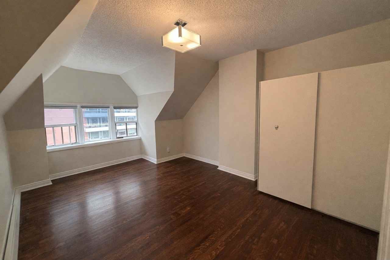 101/103 Spadina Rd - 101 - 6 #101-6 - Photo 5 of 11