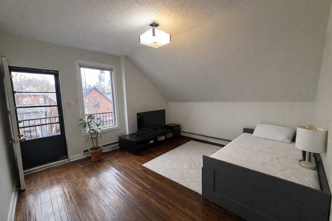 101/103 Spadina Rd - 101 - 6 #101-6 - Photo 7 of 11