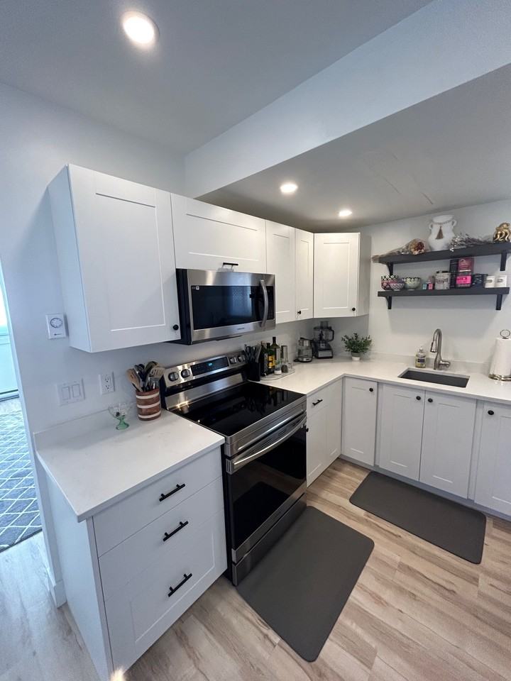 442 438-442 Montreal Street #438 - Photo 3 of 8