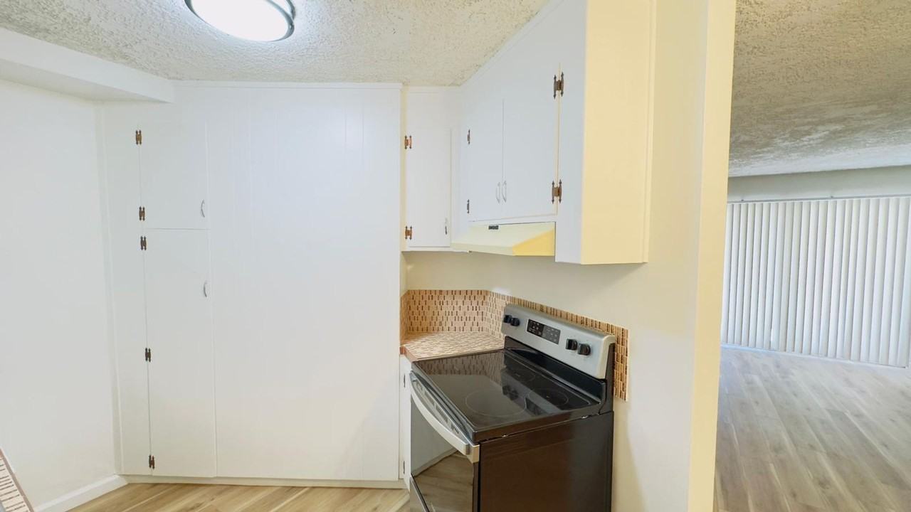 Airport Garden Apartments - Photo 4 of 6