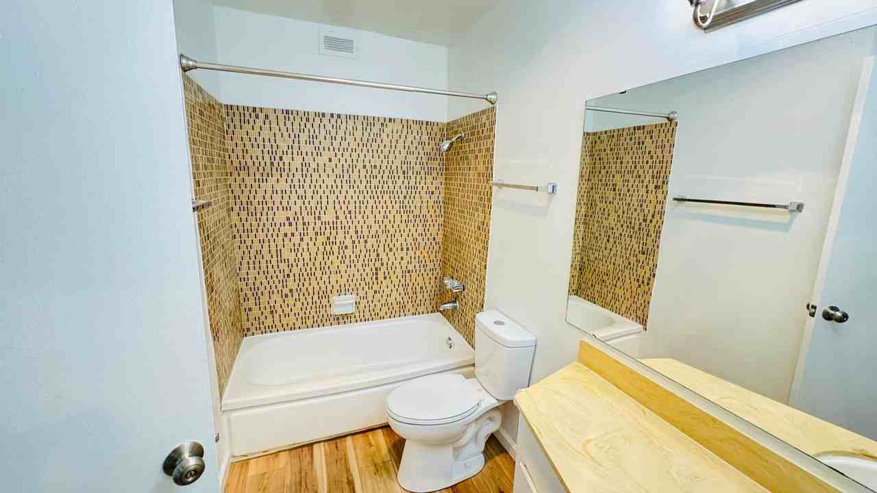 Airport Garden Apartments - Photo 6 of 6