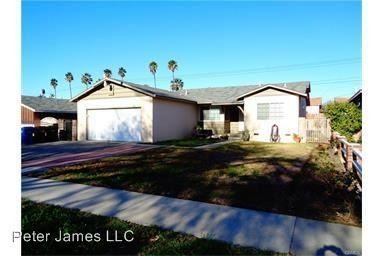 1115 Sandsprings Dr - Photo 3 of 33