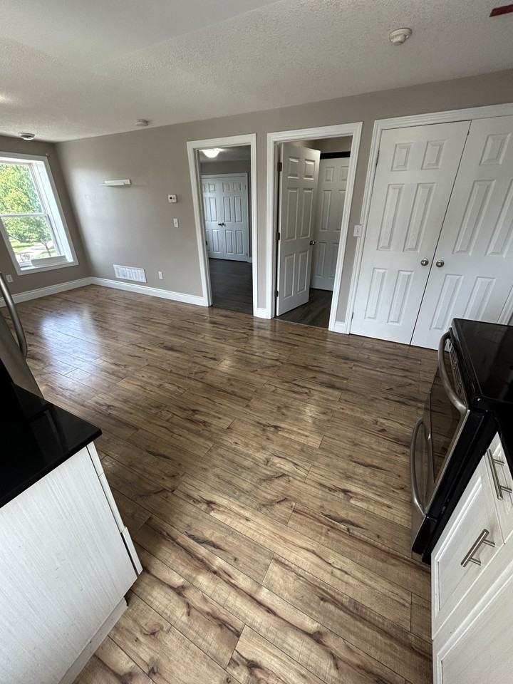 470 King St. W. Unit 1 - Photo 6 of 7