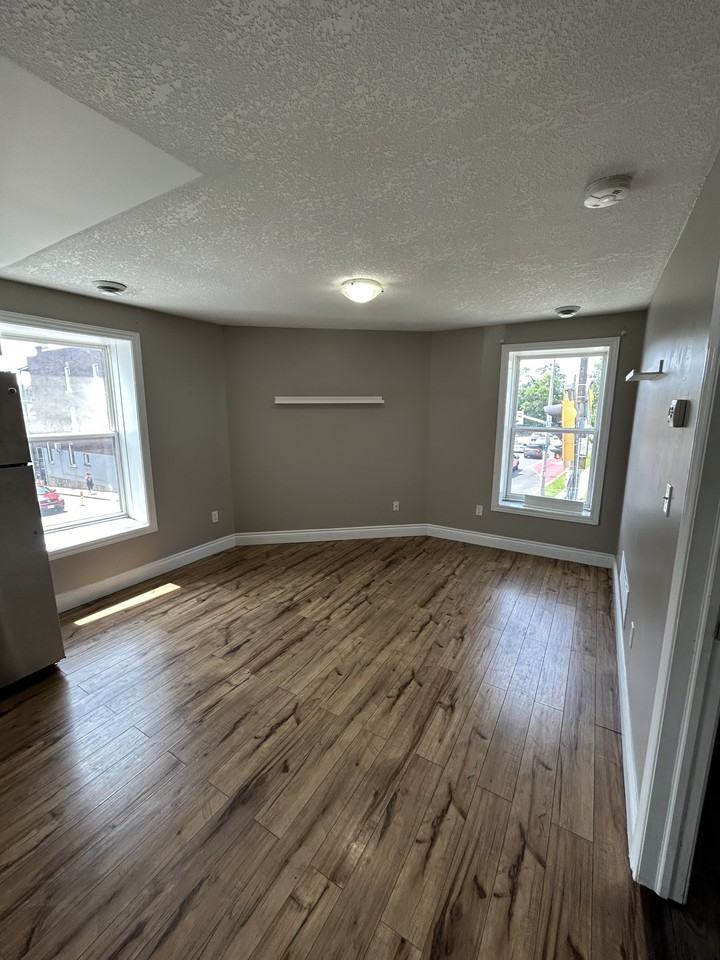 470 King St. W. Unit 1 - Photo 7 of 7