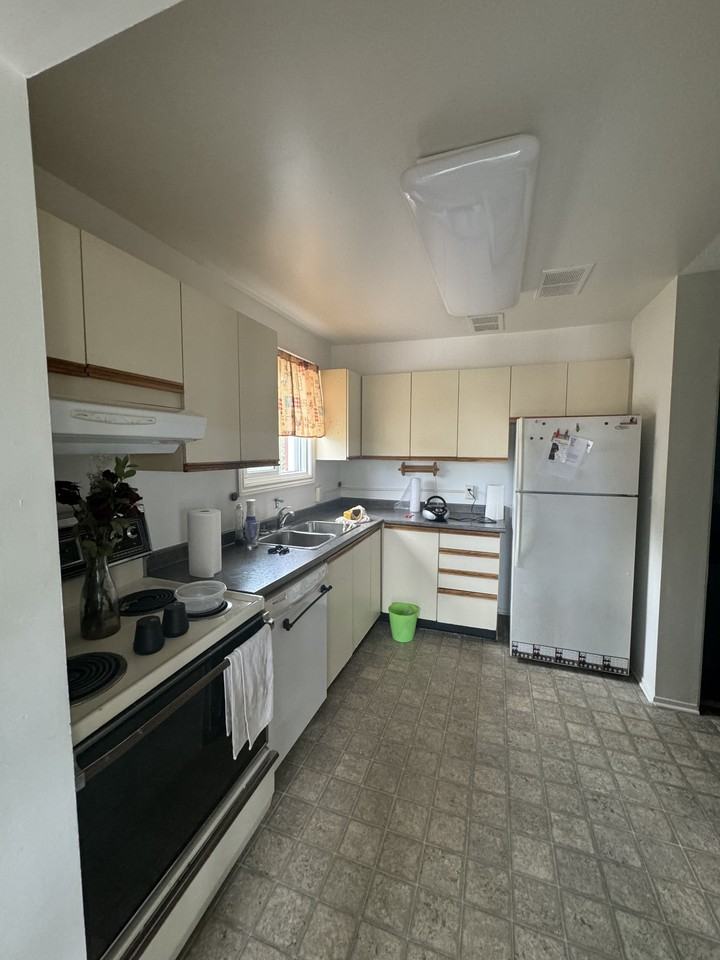 24 Townline Rd E - Photo 4 of 15