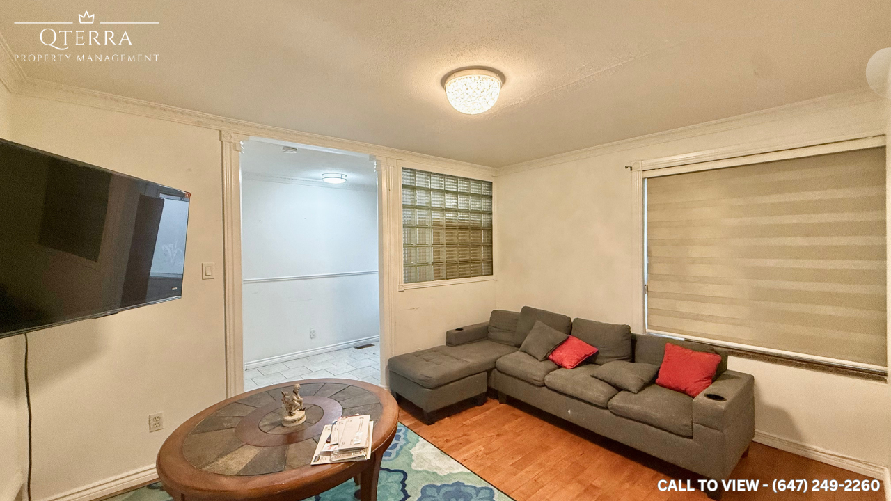 7101 Minotola Ave, Mississauga, Ontario L4T 2S9 - Photo 2 of 12