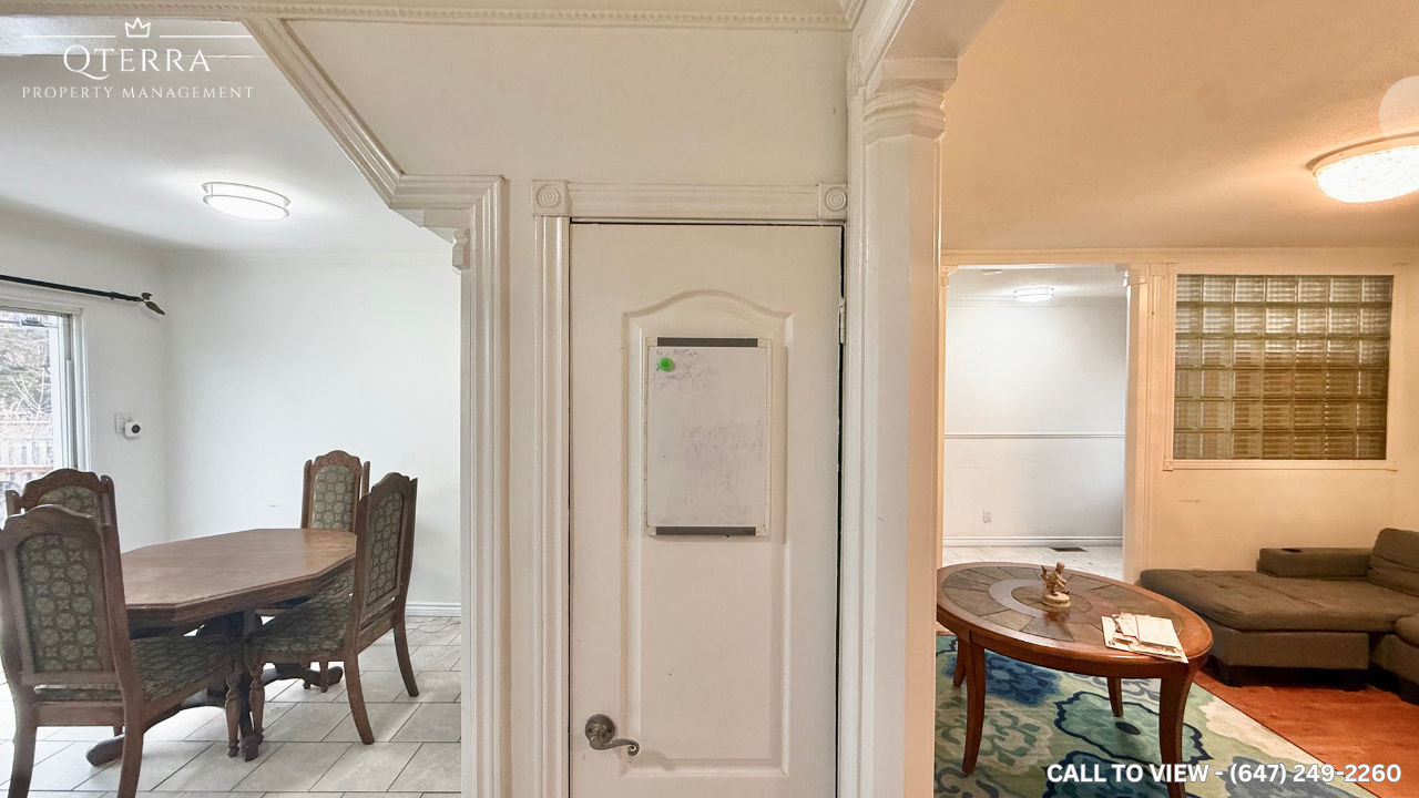 7101 Minotola Ave, Mississauga, Ontario L4T 2S9 - Photo 5 of 12