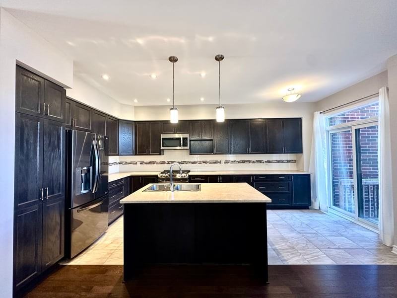 529 Rowers Way - Photo 3 of 14