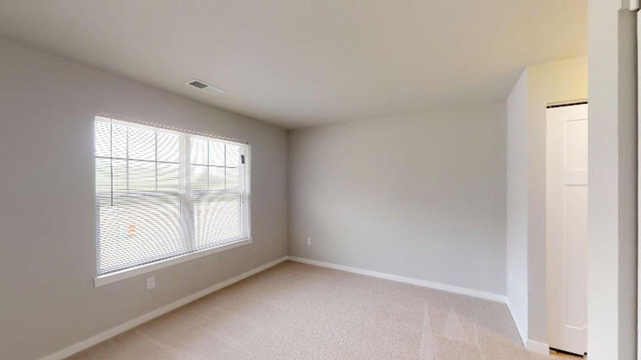 718 Cedar Bluffs Way - Photo 6 of 17