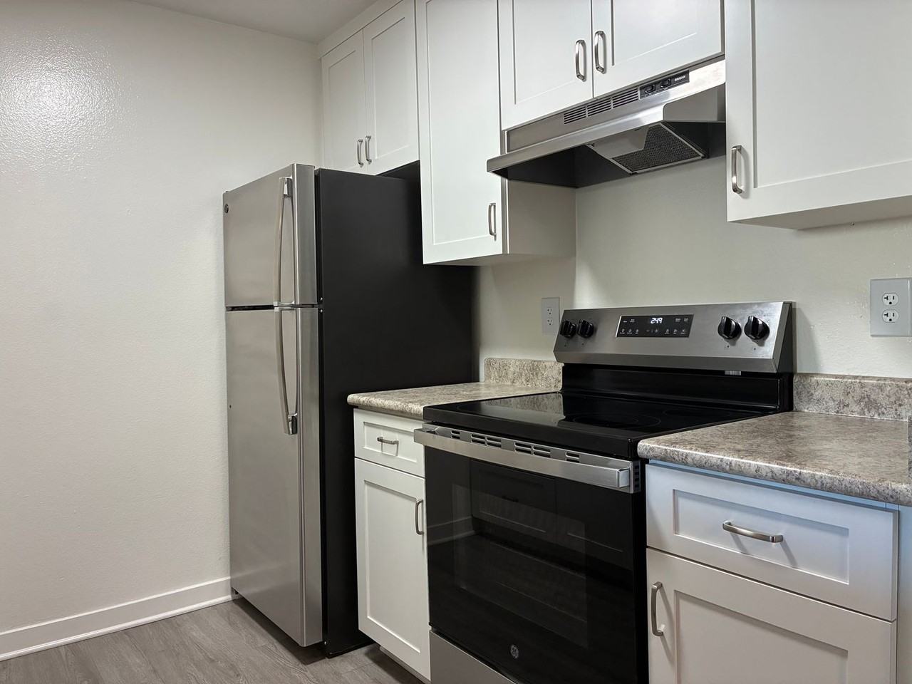 Oro Vista Apartments - Photo 5 of 19