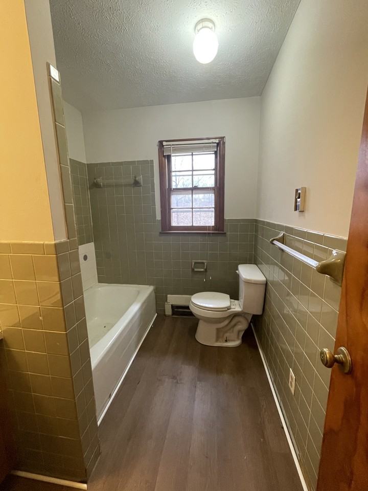 186 Loch Ln #302 - Photo 5 of 6