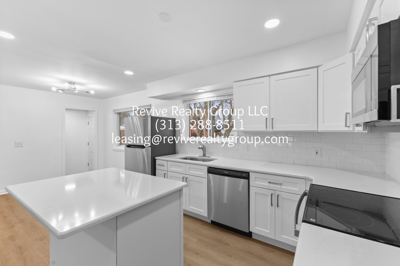 5337 Botsford Ave #1 - Photo 4 of 18