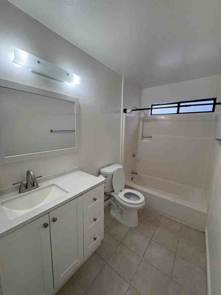 228 Courtyards E #1 - Photo 3 of 18