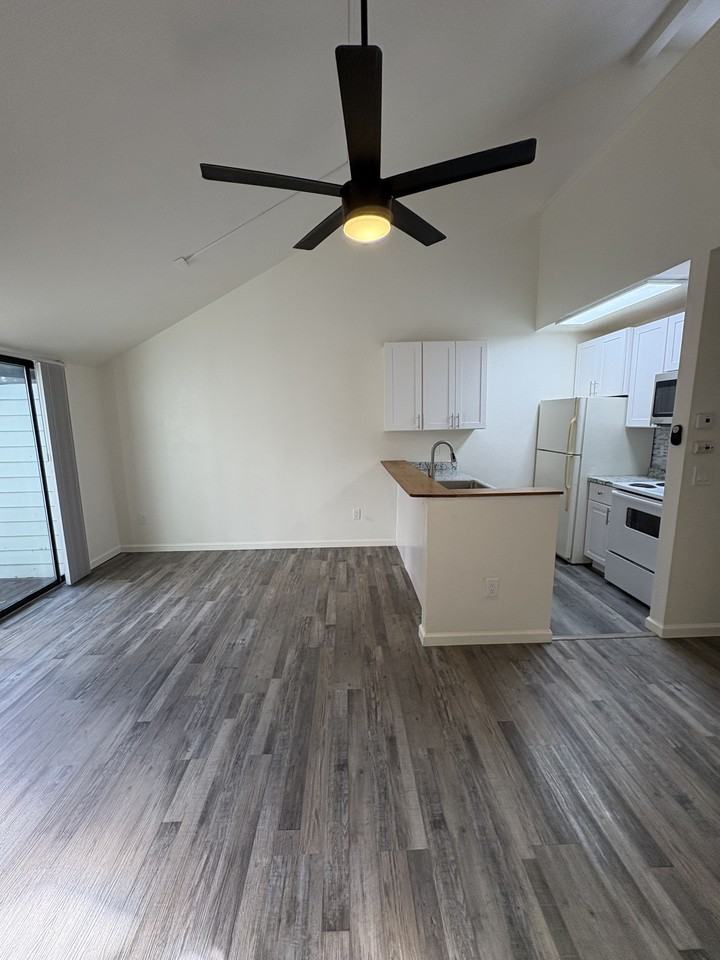 228 Courtyards E #1 - Photo 5 of 18