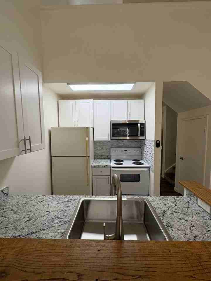 228 Courtyards E #1 - Photo 7 of 18