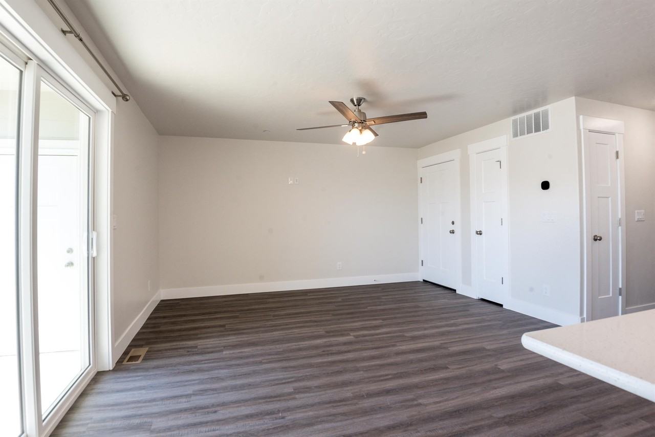 821 Nw 21st St #821 - Photo 2 of 14