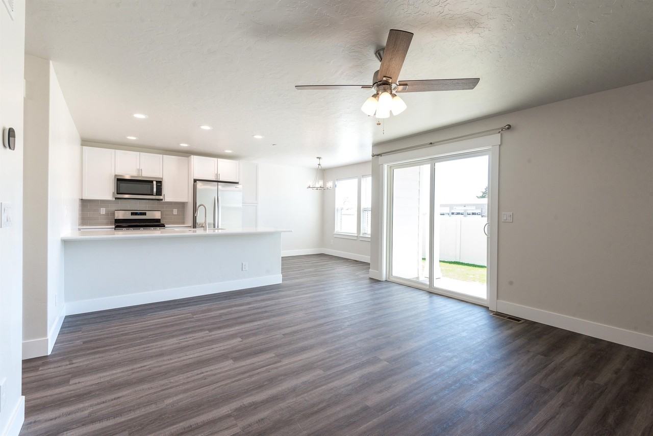 821 Nw 21st St #821 - Photo 6 of 14