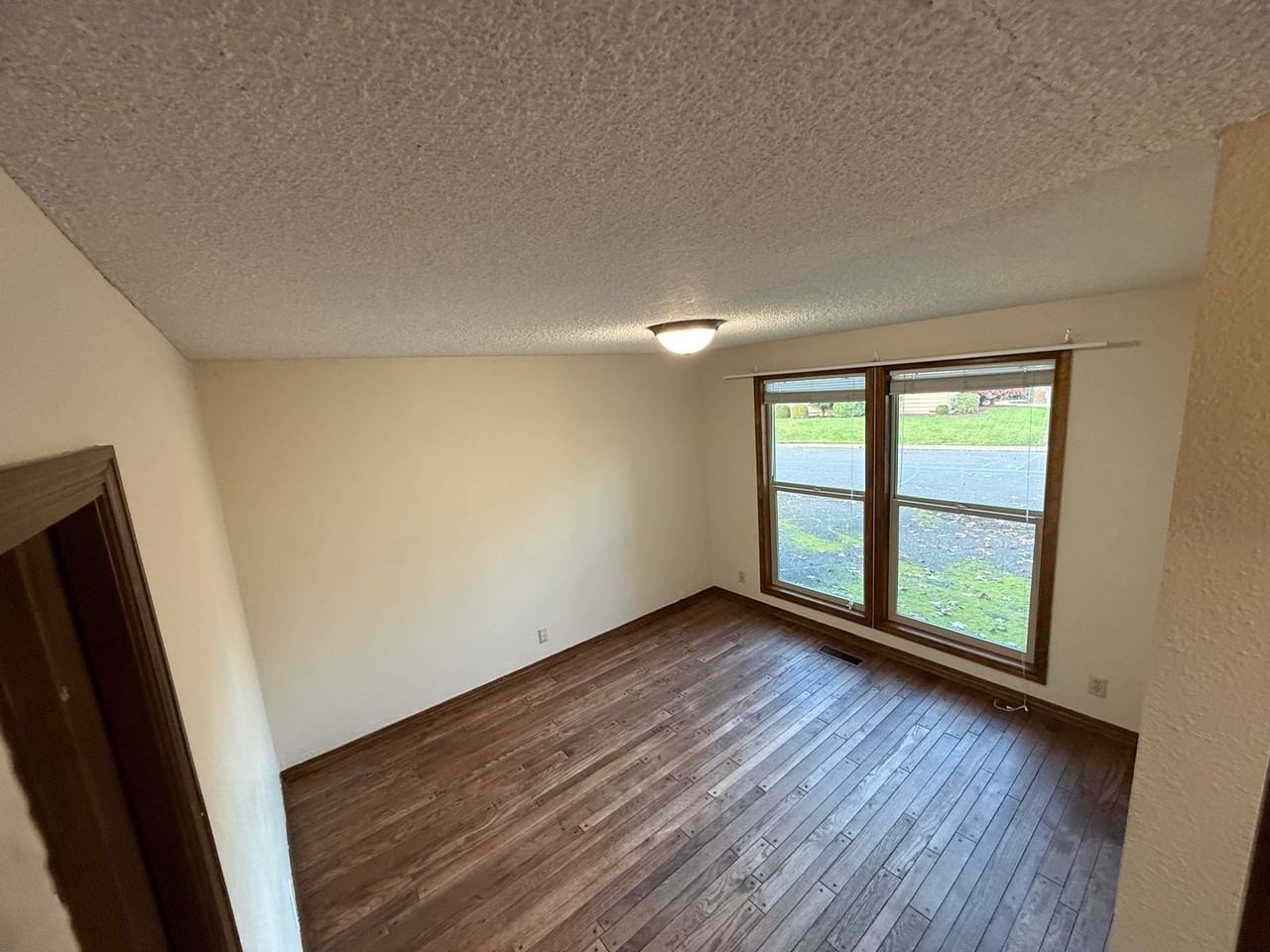 1150 Nw Sunnywood Ct - Photo 3 of 29