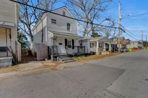 featured image of 605 1st Ave #1