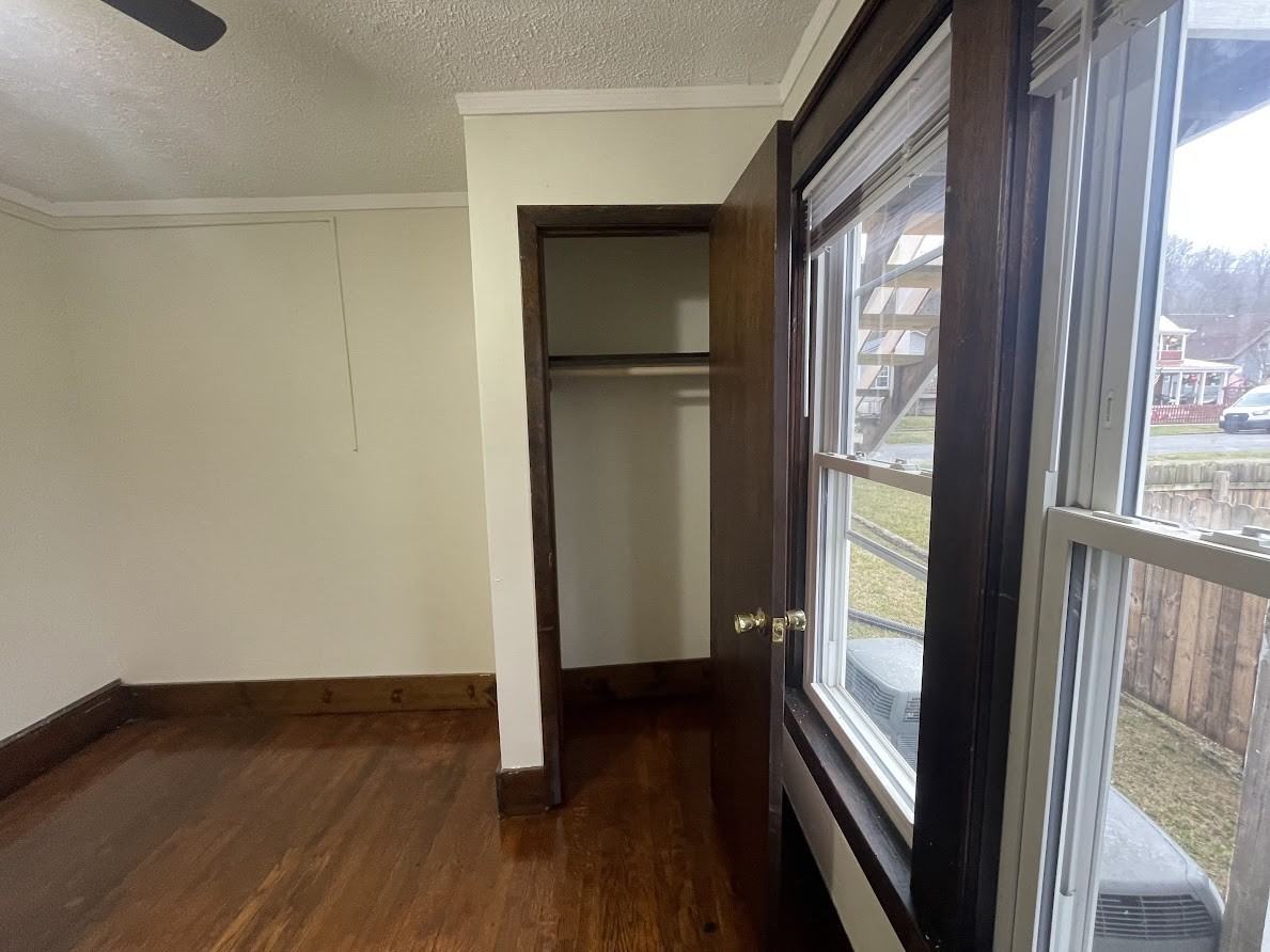 947 Hill St #1 - Photo 4 of 22