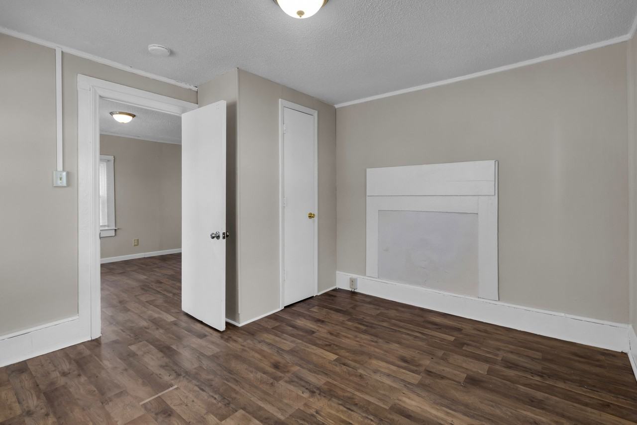 607 1st Ave #1 - Photo 5 of 50